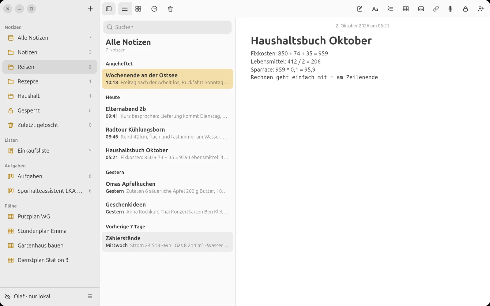 Haushaltsbuch mit Rechnungen